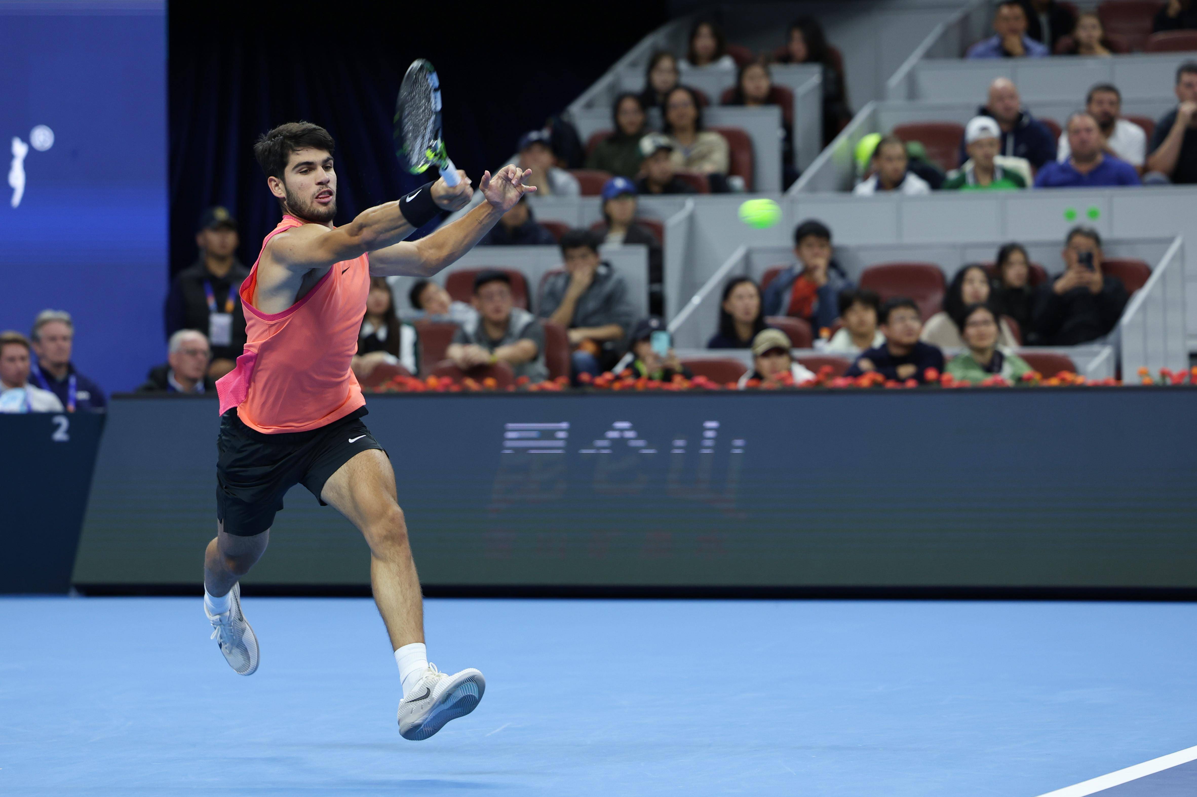 年终总决赛逆转法网，阿尔卡拉斯高光表现